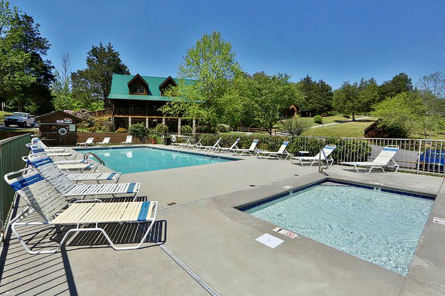 Pet-Friendly Log Cabin Rental with Wi-Fi and Netflix in Sevierville, Tennessee