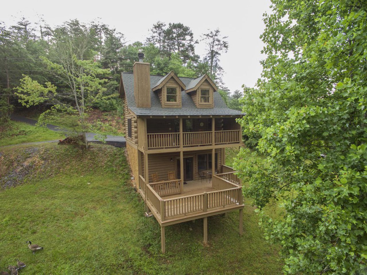 Little Valley Mountain Resort 111 Morning Mist, Log Cabins