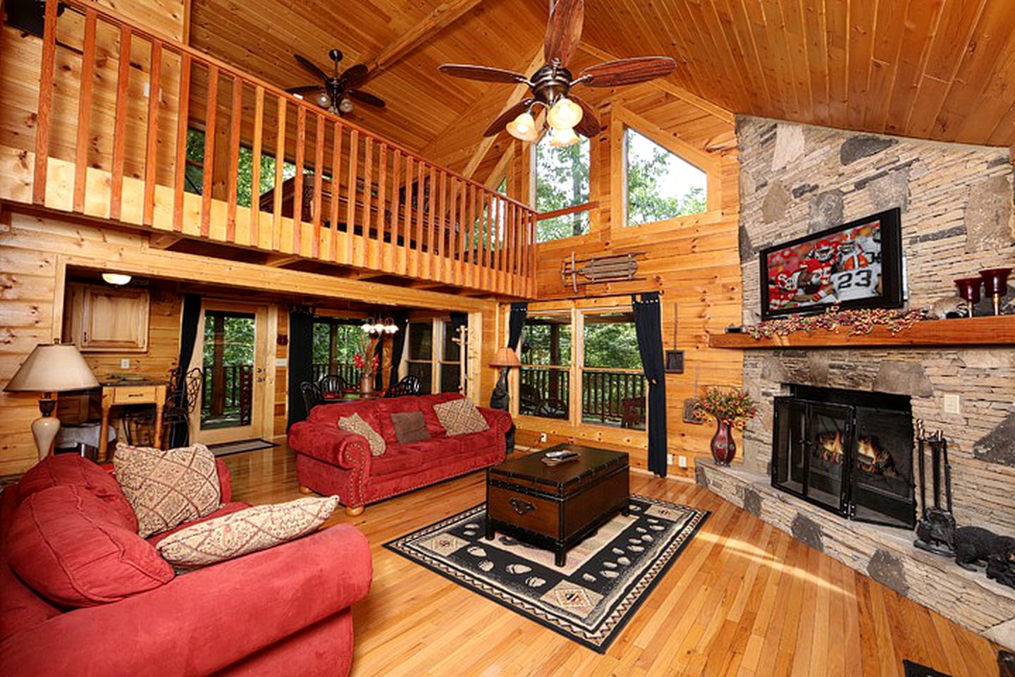 Elegant Log Cabin Rental with Outdoor Hot Tub in Sevierville, Tennessee