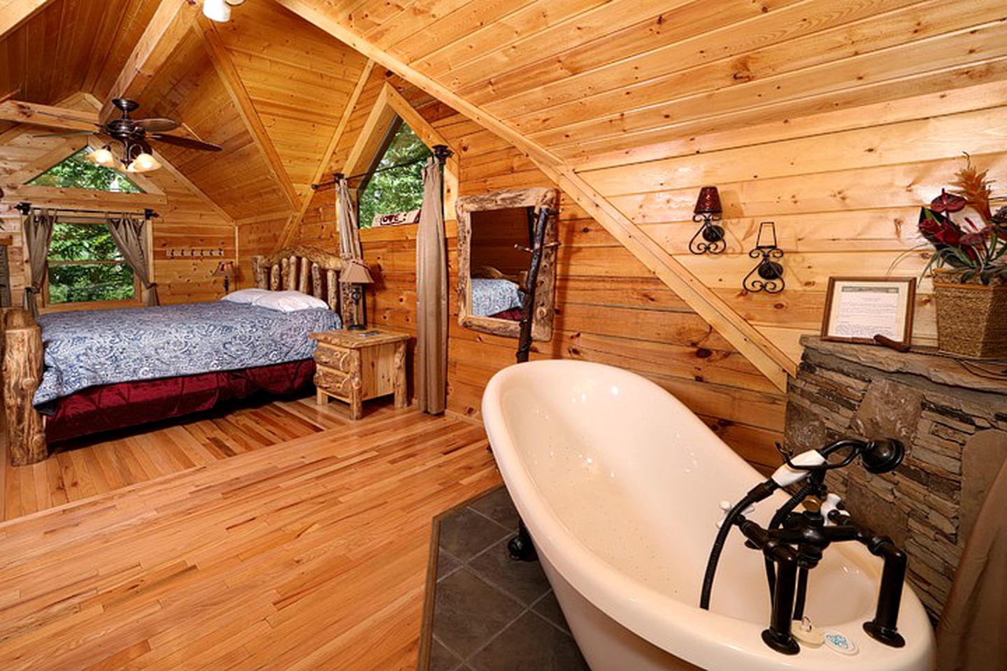 Elegant Log Cabin Rental with Outdoor Hot Tub in Sevierville, Tennessee