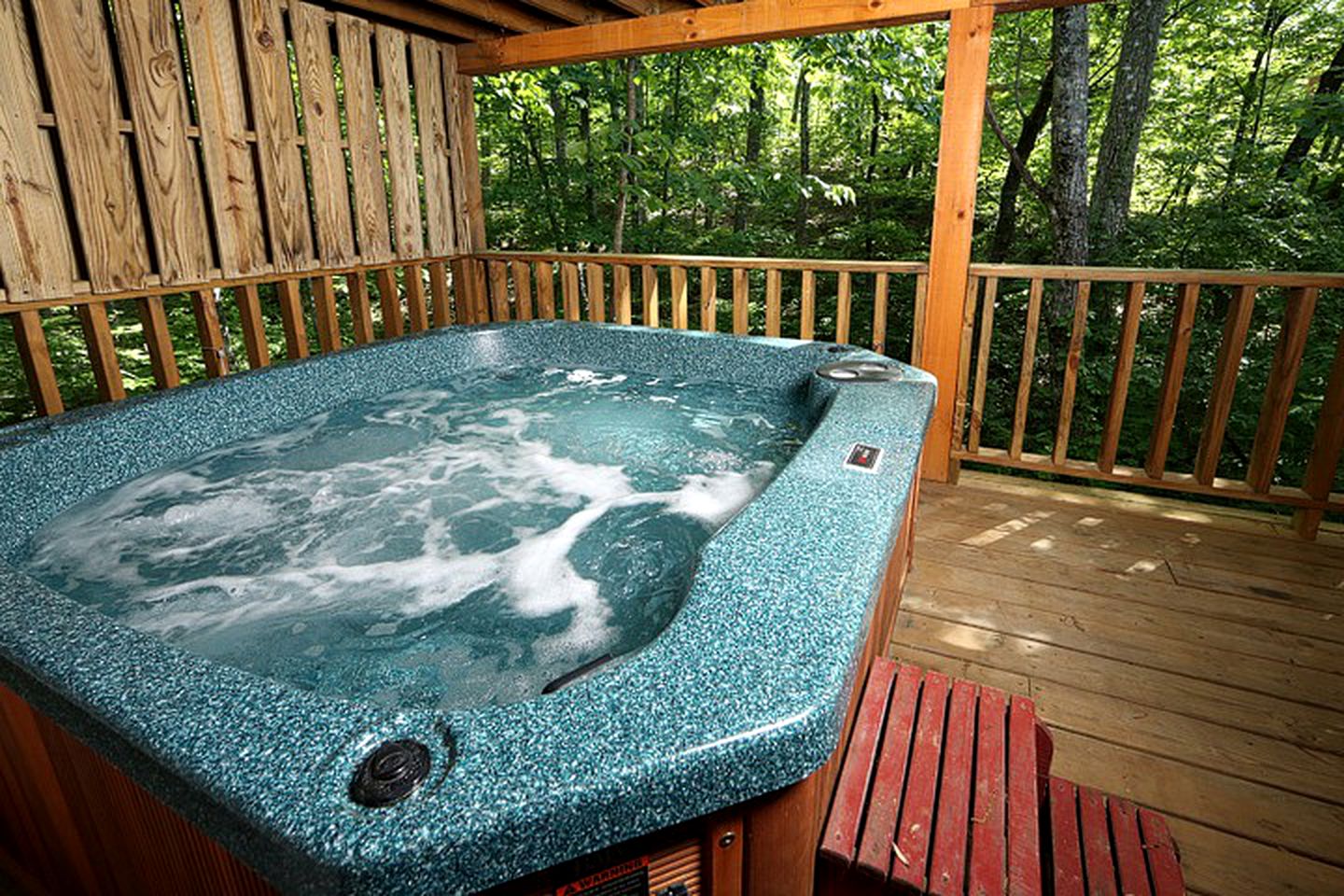 Elegant Log Cabin Rental with Outdoor Hot Tub in Sevierville, Tennessee