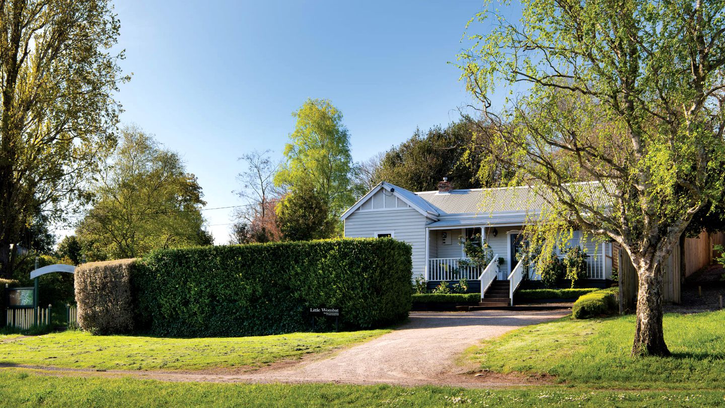 Amazing Cabin with Fireplace and Hot-tub in Daylesford, Victoria