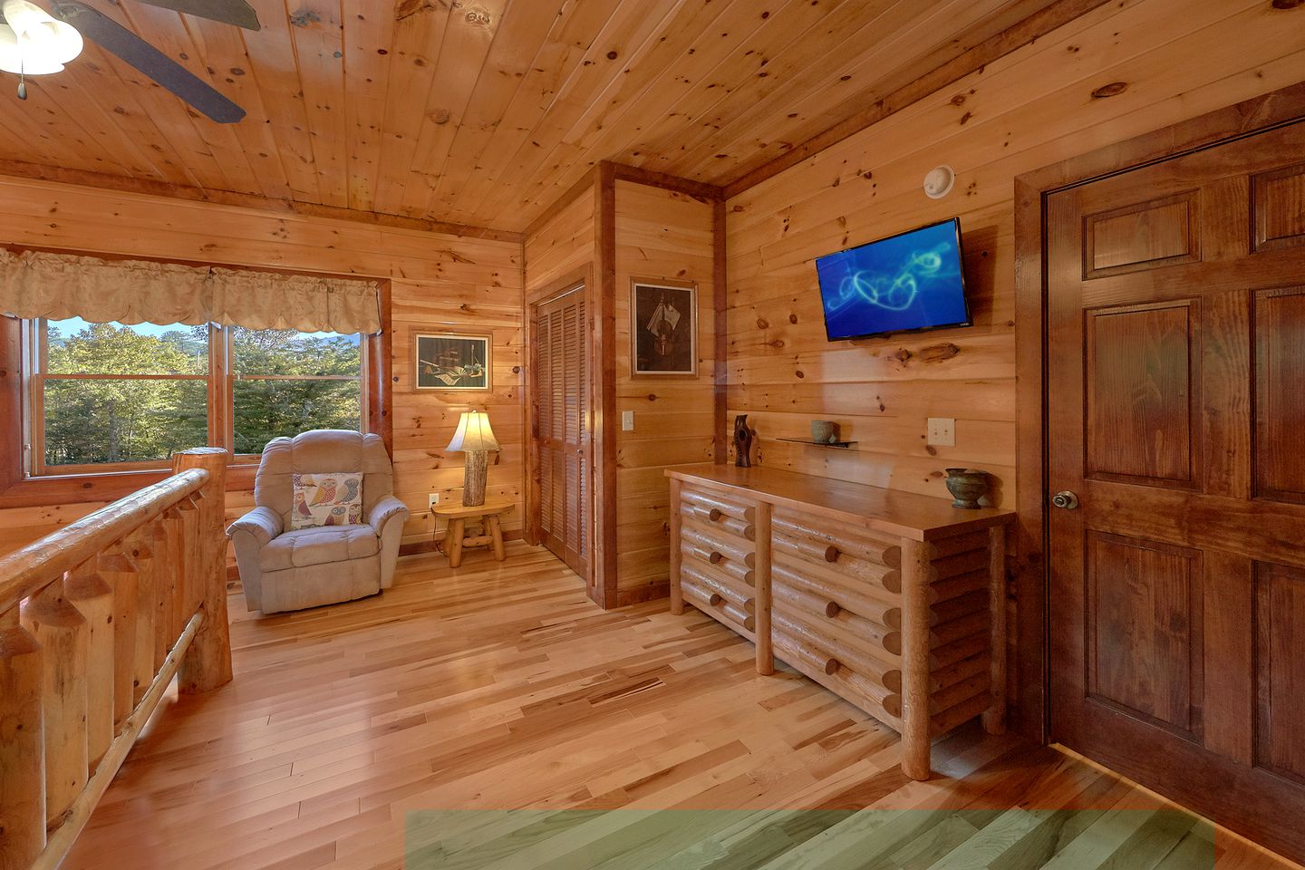 Stunning Cosby Cabin with a Pool and Hot Tub