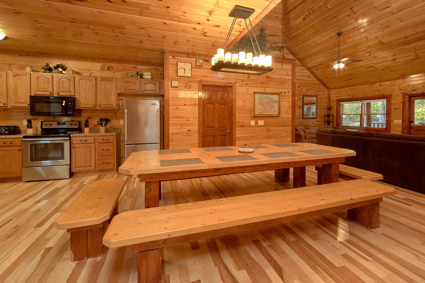 Stunning Cosby Cabin with a Pool and Hot Tub