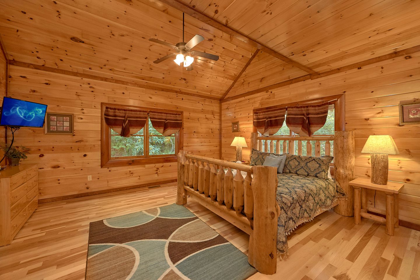 Stunning Cosby Cabin with a Pool and Hot Tub