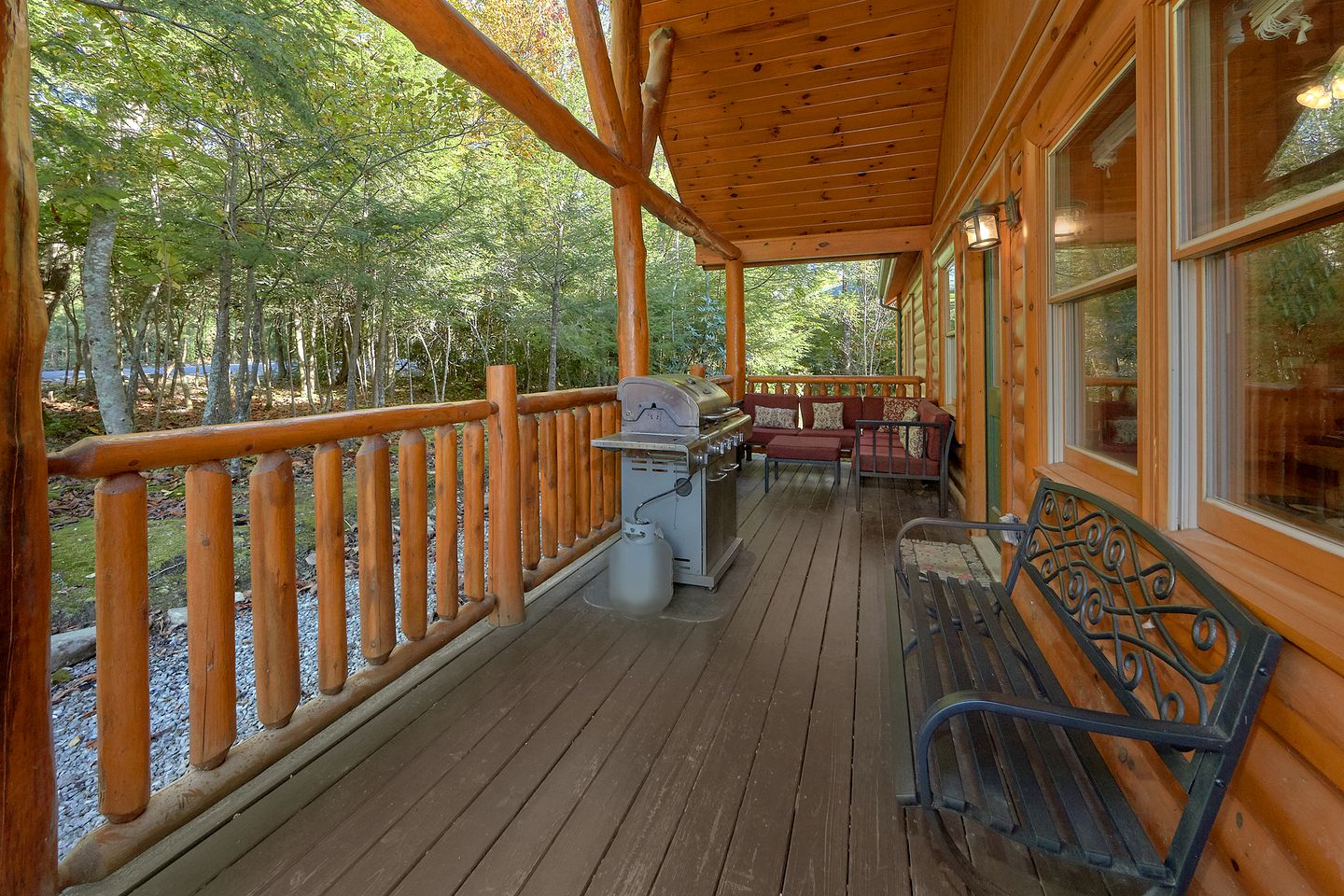 Stunning Cosby Cabin with a Pool and Hot Tub
