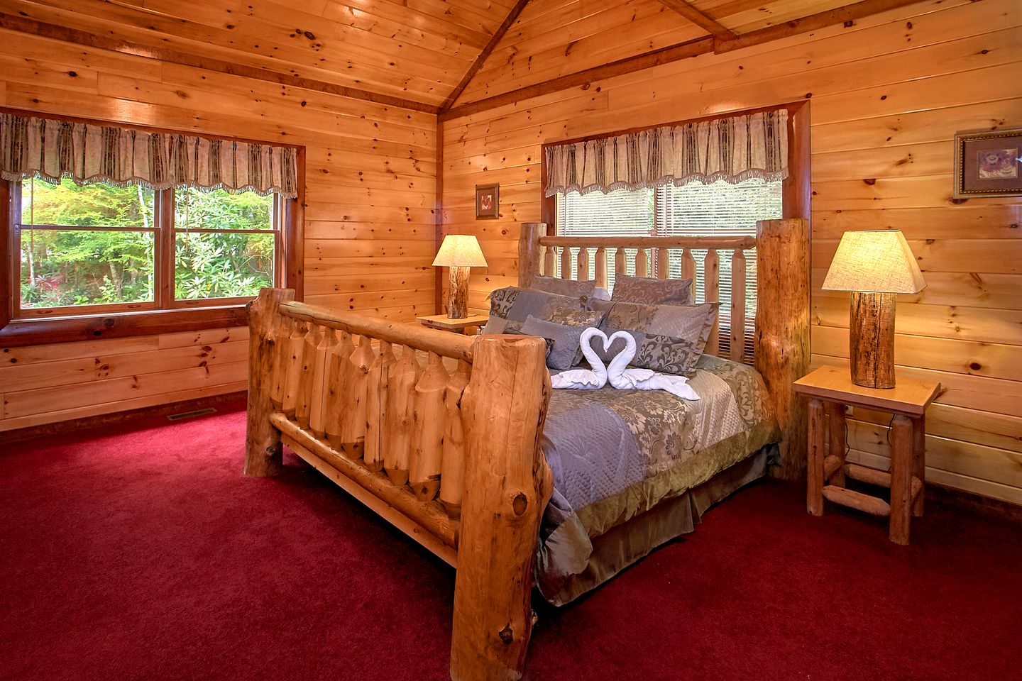 Stunning Cosby Cabin with a Pool and Hot Tub