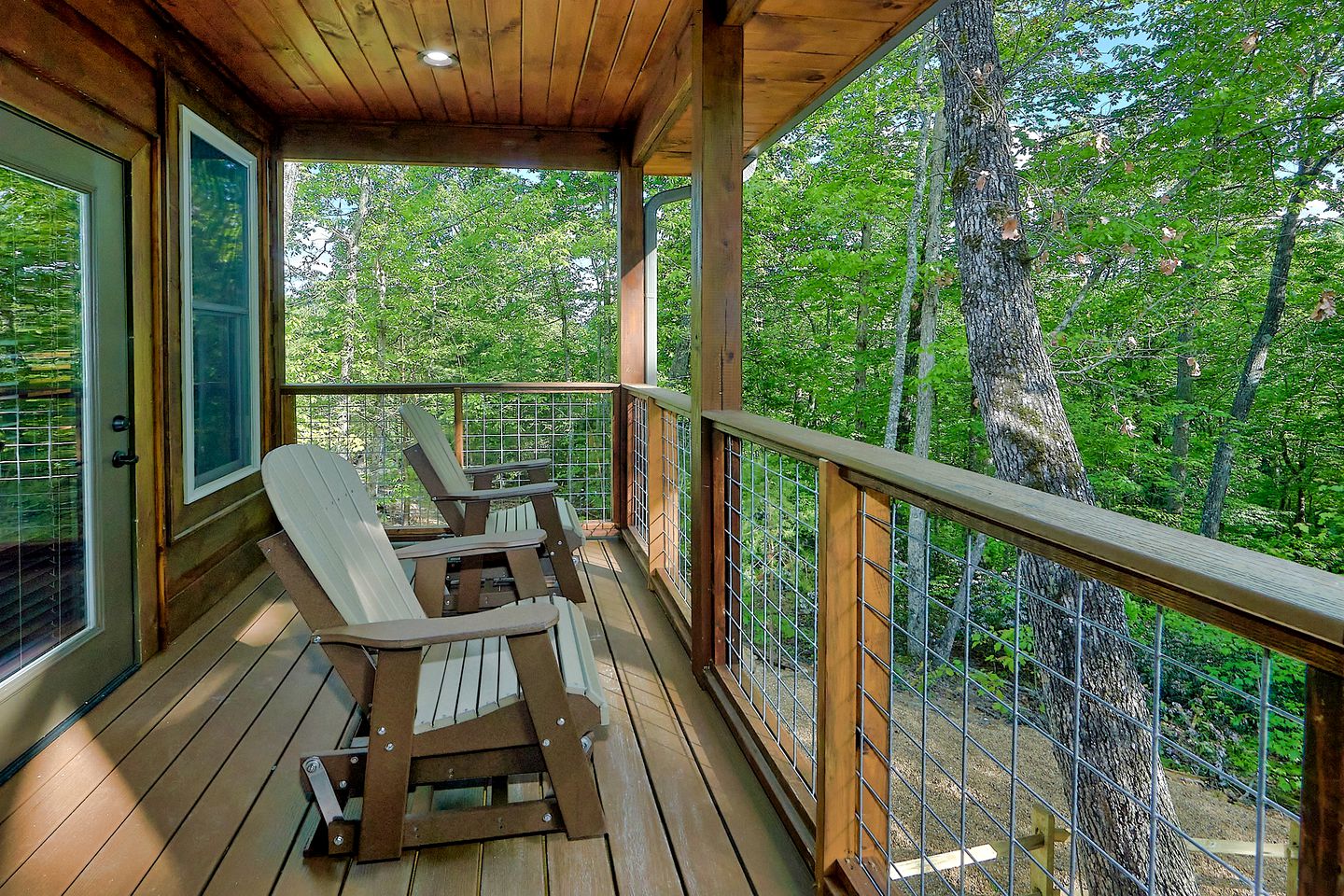 Amazing Glamping Site with Home Theater, Hot Tub and Games Room near the Great Smokies, Tennessee