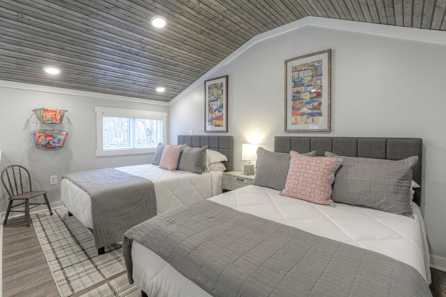 Incredible Cabin with Fire Pit and Great Vistas in Monteagle, Tennessee