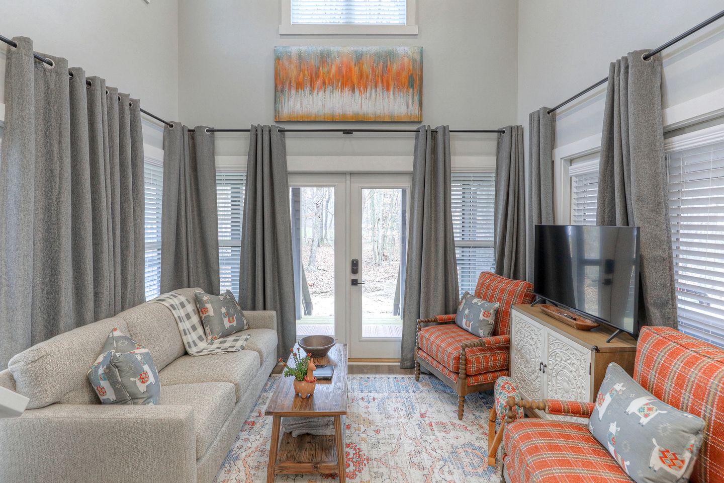 Incredible Cabin with Fire Pit and Great Vistas in Monteagle, Tennessee