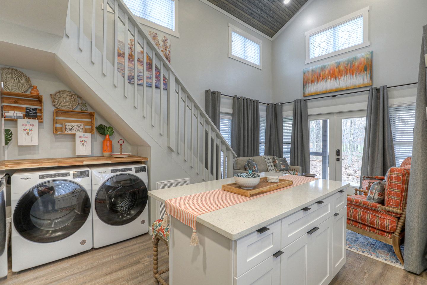 Incredible Cabin with Fire Pit and Great Vistas in Monteagle, Tennessee