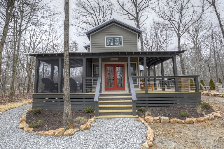 Incredible Cabin with Fire Pit and Great Vistas in Monteagle, Tennessee
