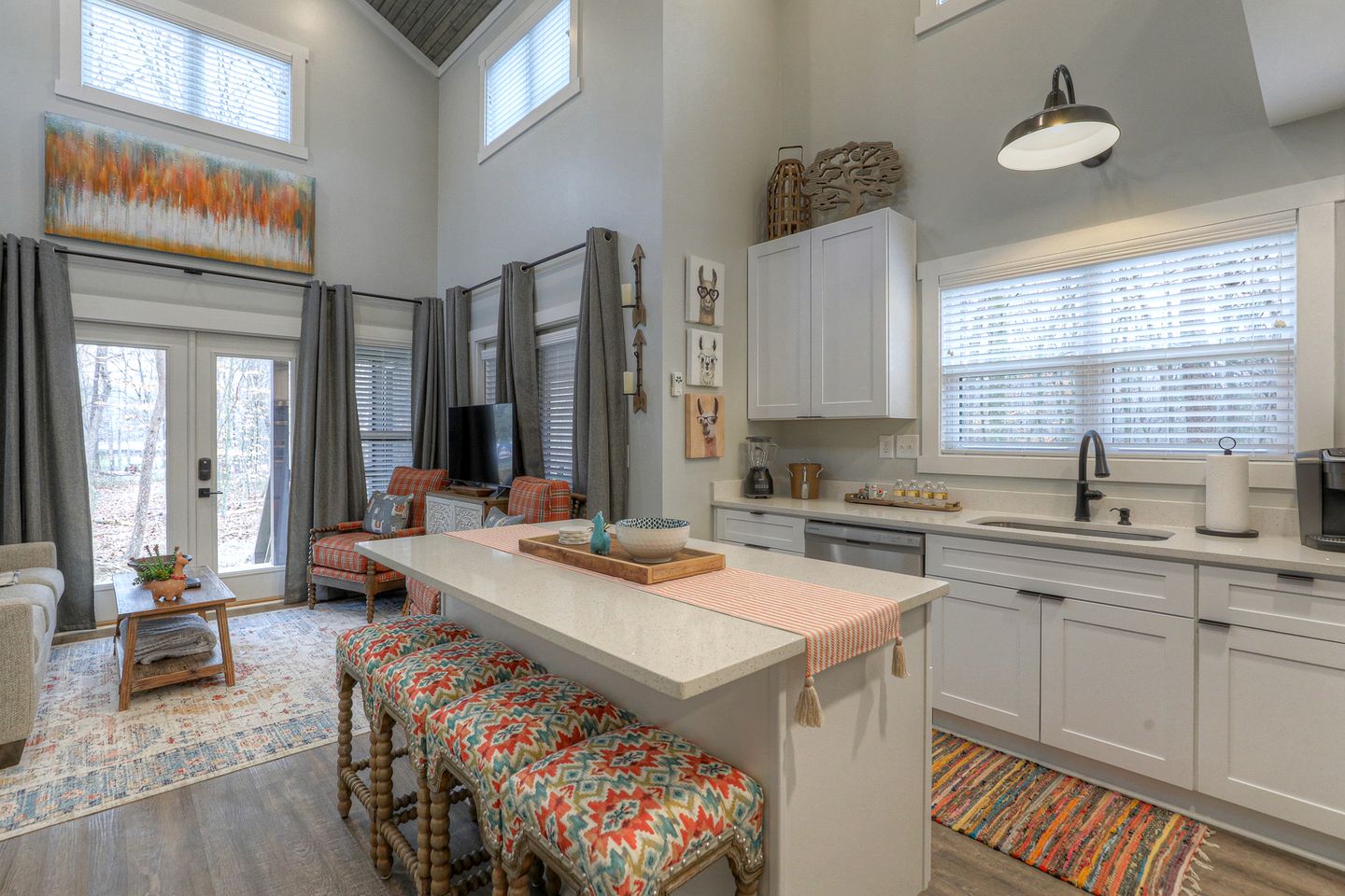 Incredible Cabin with Fire Pit and Great Vistas in Monteagle, Tennessee