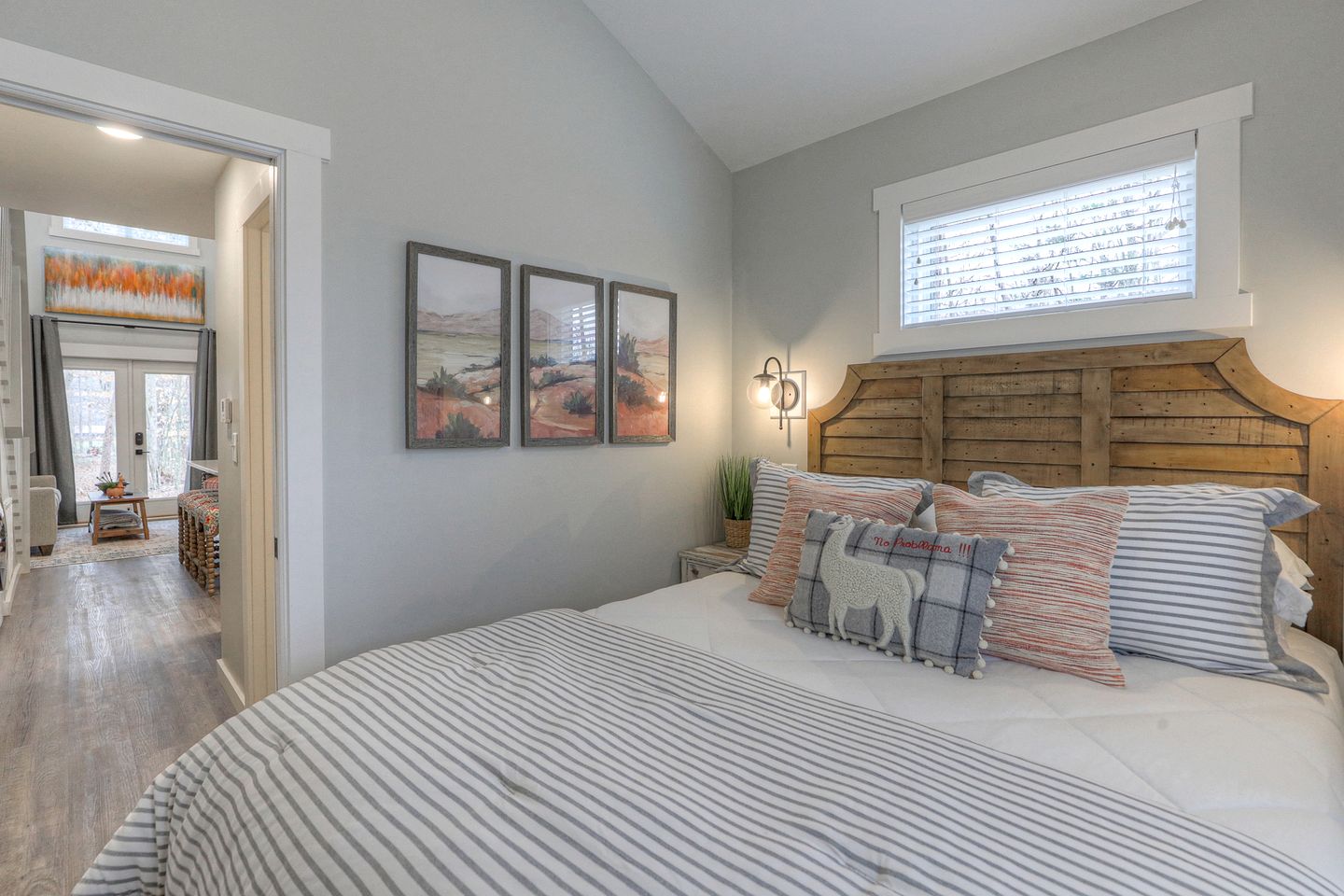 Incredible Cabin with Fire Pit and Great Vistas in Monteagle, Tennessee