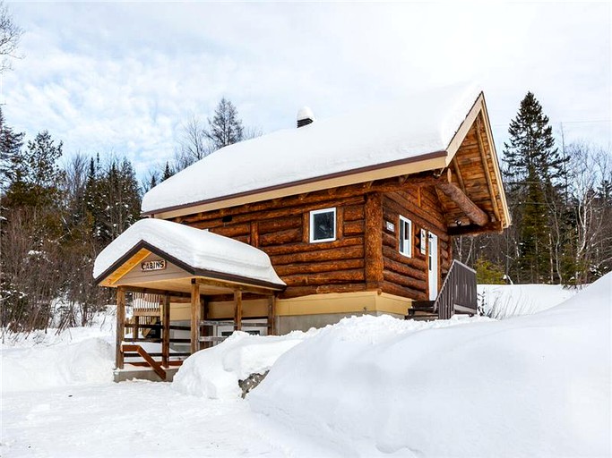 locations du sommet Le Log Home, Log Cabins, St. Adolphe D'Howard