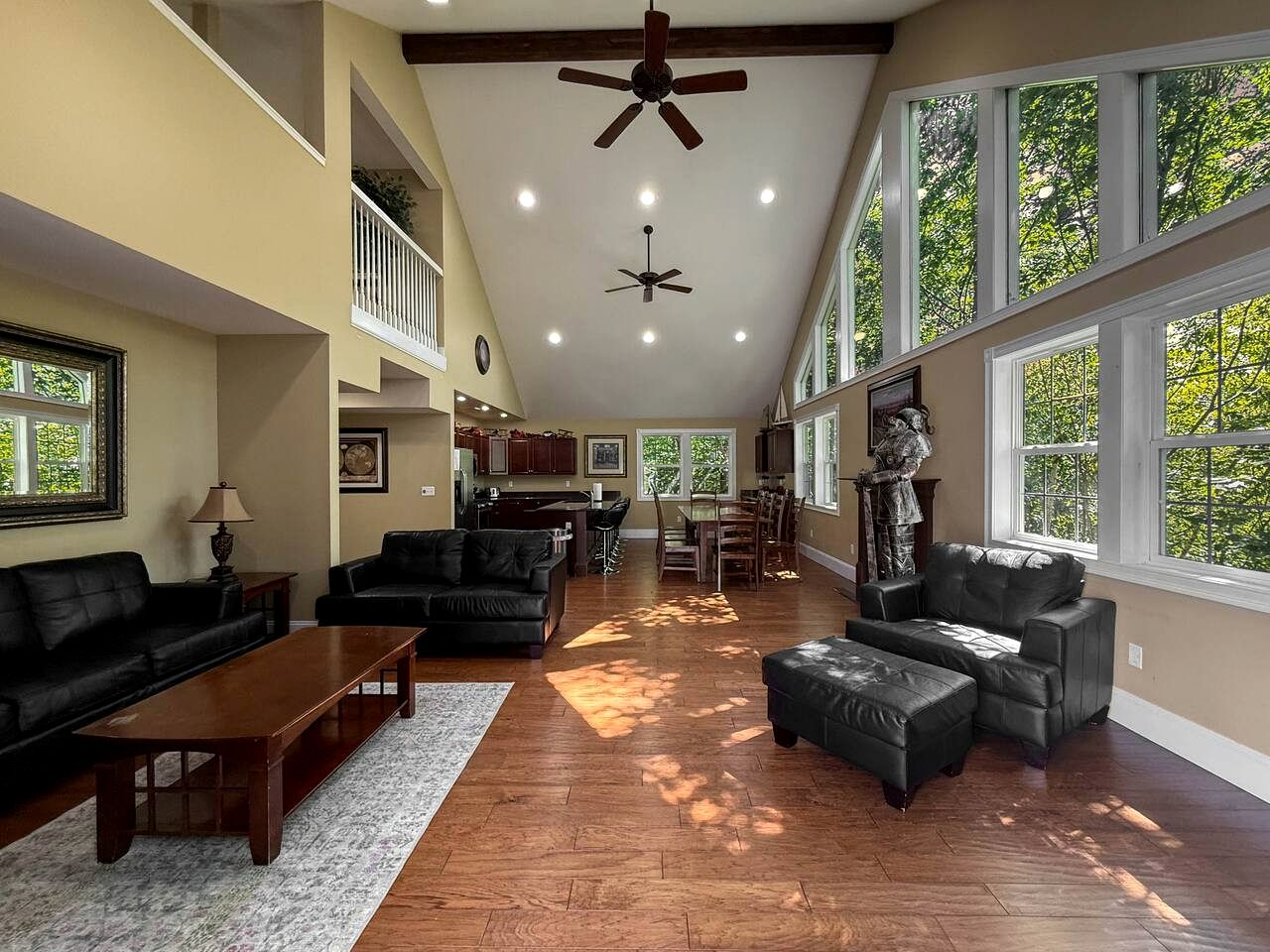 Spacious Vacation Homes with Hot Tubs and Mountain Views near Downtown North Conway, New Hampshire