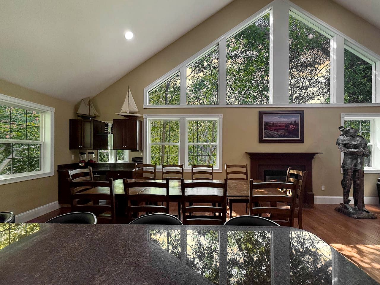 Spacious Vacation Homes with Hot Tubs and Mountain Views near Downtown North Conway, New Hampshire
