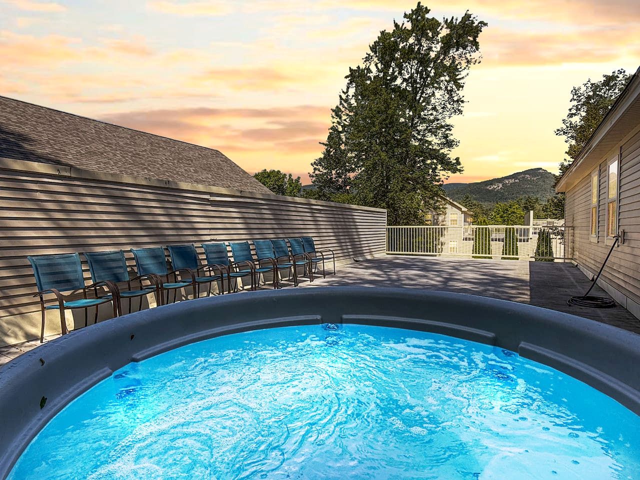 Spacious Vacation Homes with Hot Tubs and Mountain Views near Downtown North Conway, New Hampshire