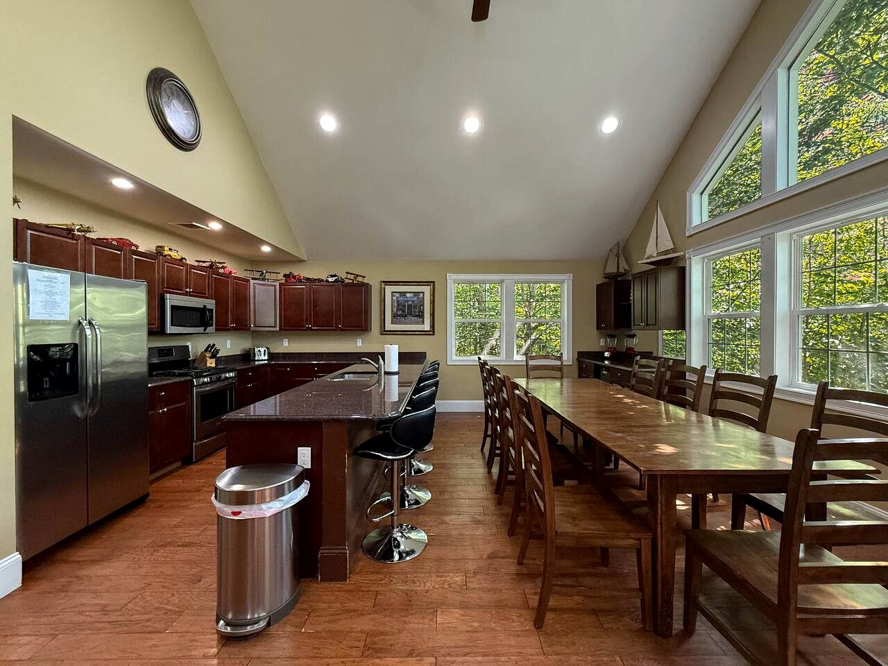 Spacious Vacation Homes with Hot Tubs and Mountain Views near Downtown North Conway, New Hampshire