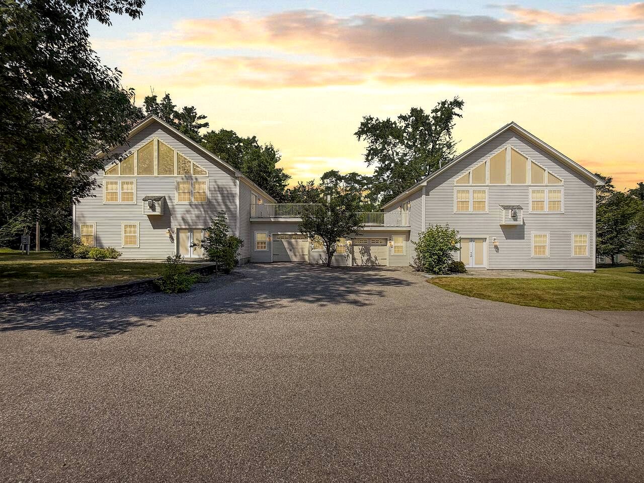 Luxury Side-by-Side Vacation Homes with Hot Tubs near Downtown North Conway, New Hampshire