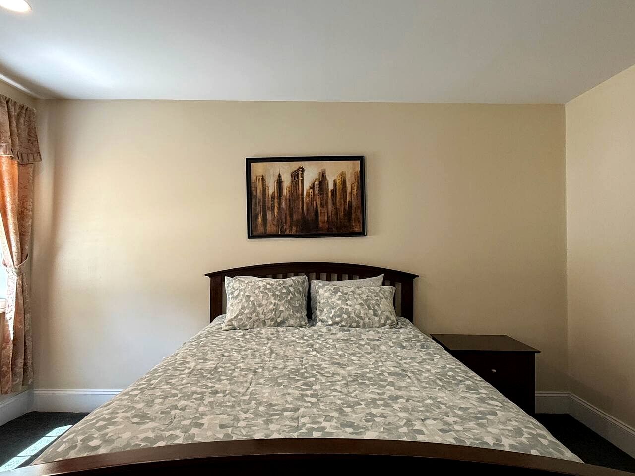 Luxury Side-by-Side Vacation Homes with Hot Tubs near Downtown North Conway, New Hampshire