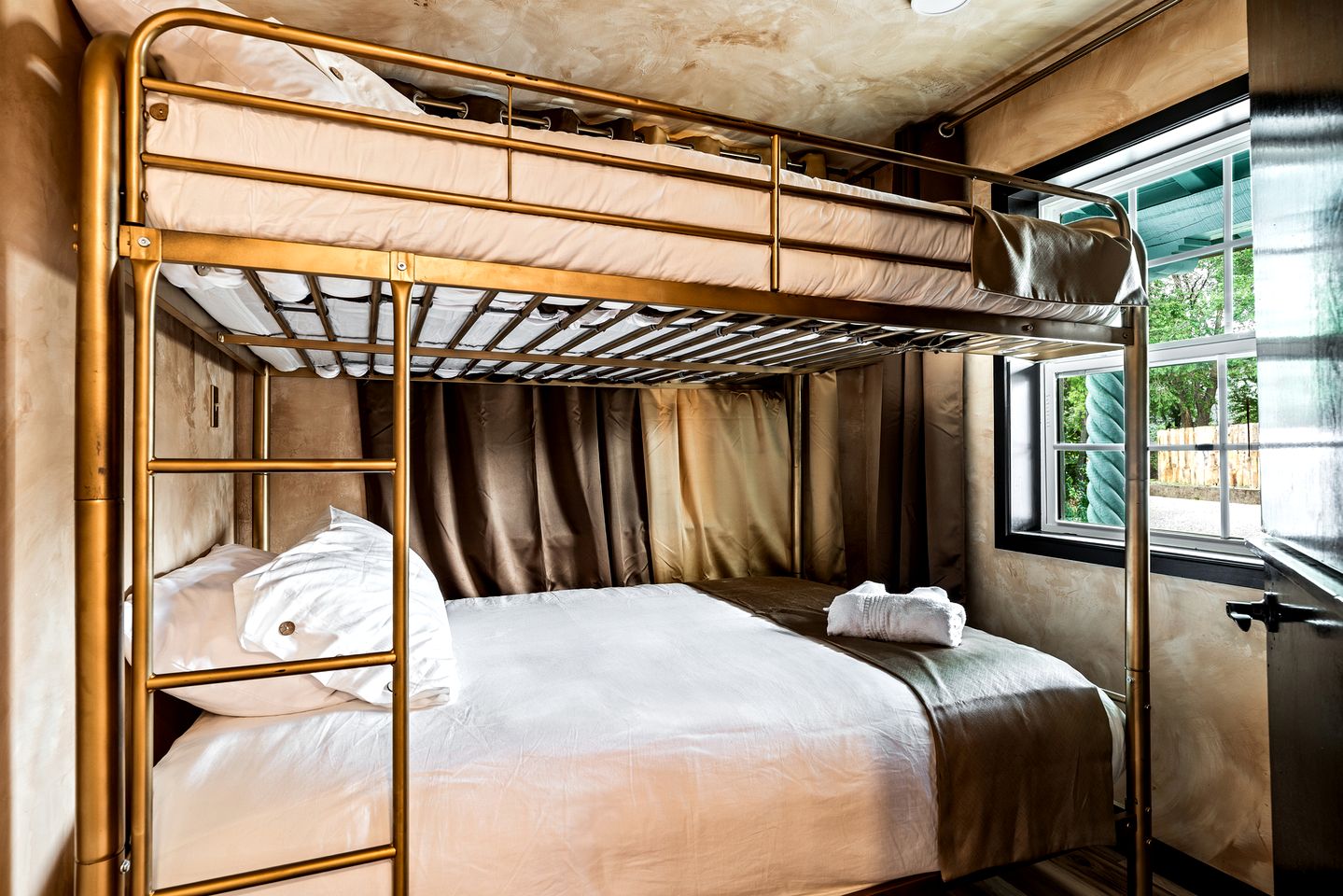 Newly Renovated Vacation Rental with Private Patio Near Glamping & RV Park in Taos, New Mexico