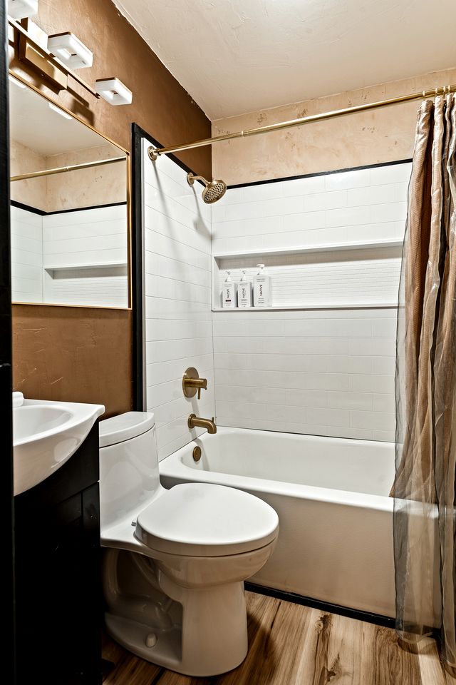 Newly Renovated Vacation Rental with Private Patio Near Glamping & RV Park in Taos, New Mexico