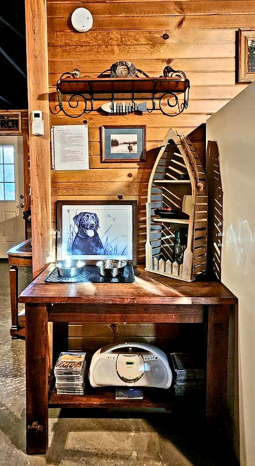 Peaceful Woodland Lodge on 8 Acres Near Bennett Spring State Park – Lebanon, Missouri