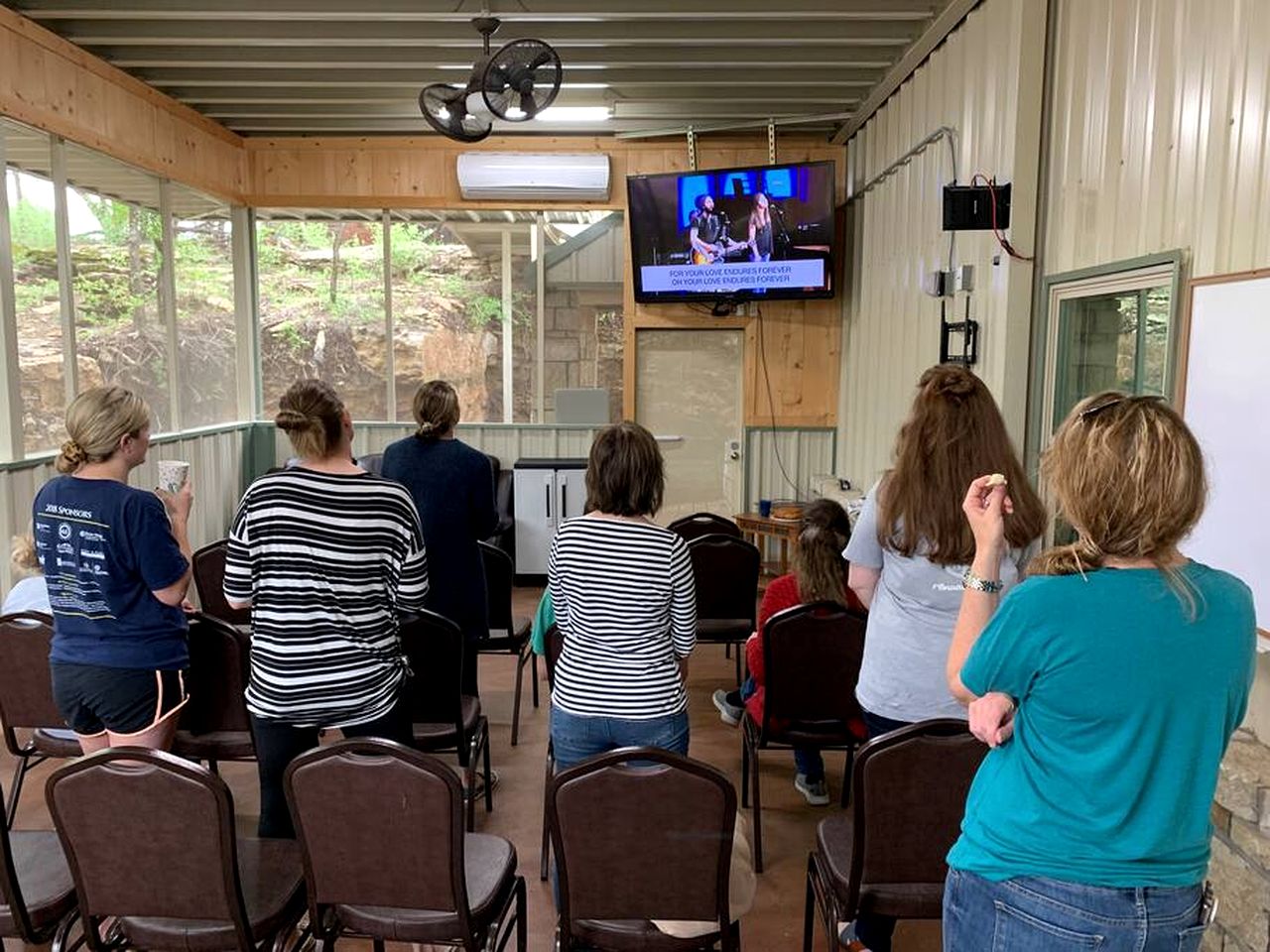 Lodge for Adventure Glamping for Families or Large Groups on Lake Godstone, Texas