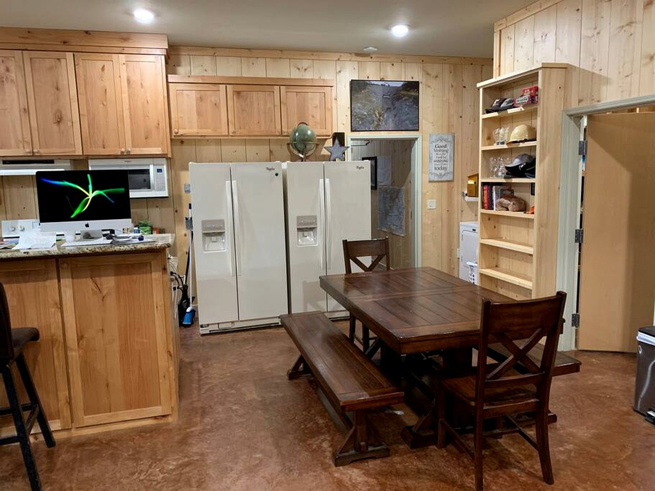 Lodge for Adventure Glamping for Families or Large Groups on Lake Godstone, Texas