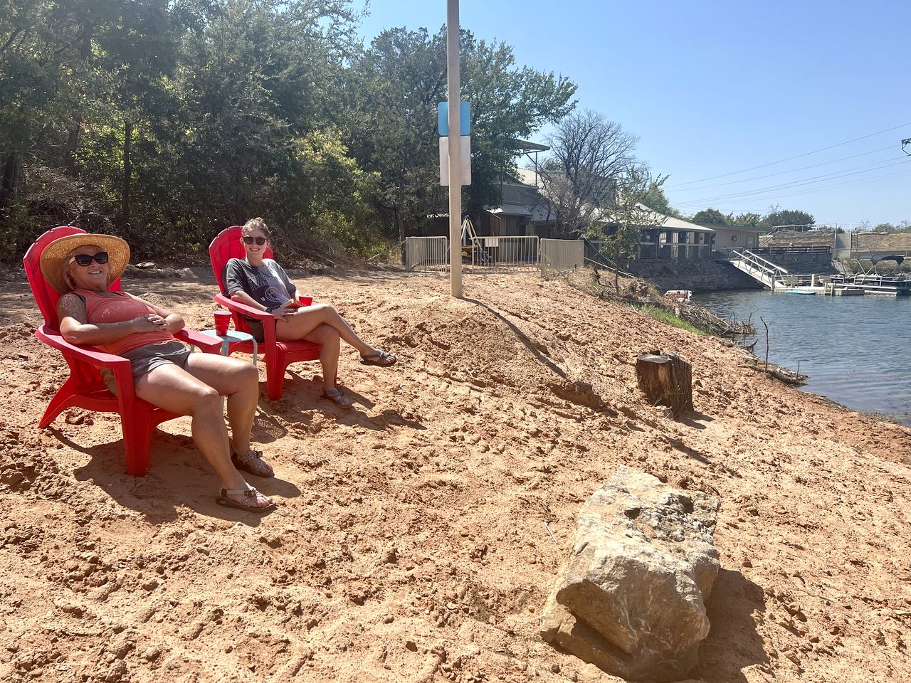 Lodge for Adventure Glamping for Families or Large Groups on Lake Godstone, Texas