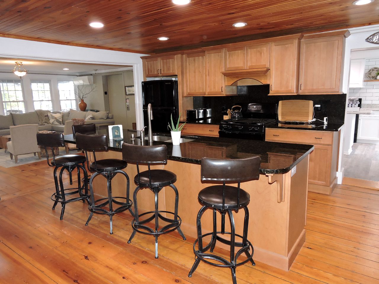 Cabin Retreat for Nature and City Exploration near Sebago Lake State Park, ME