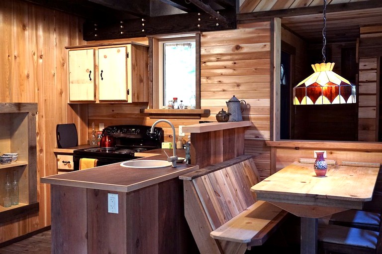 Cabins (Nelson, British Columbia, Canada)