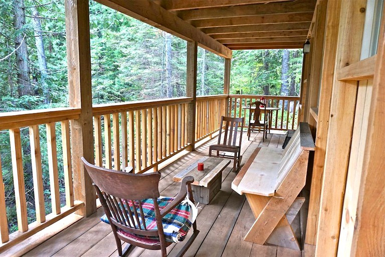 Cabins (Nelson, British Columbia, Canada)