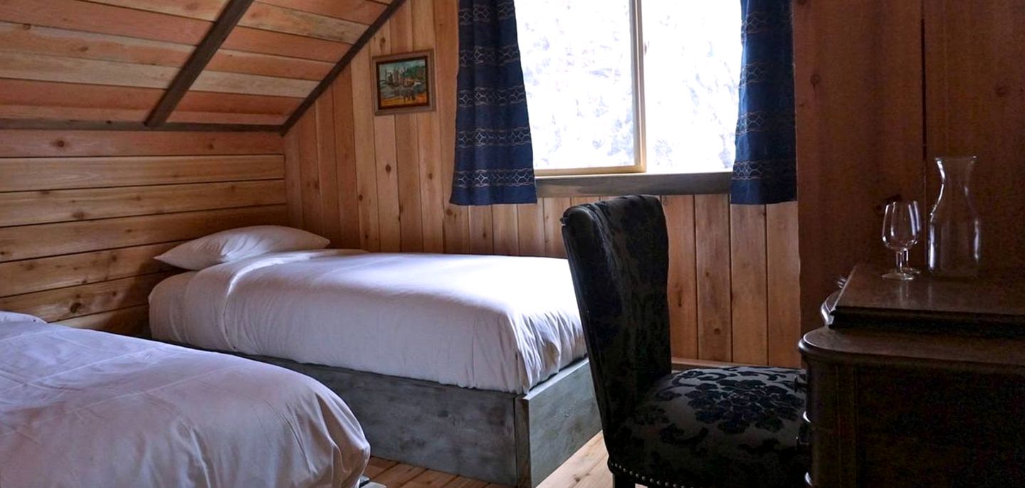 Spacious Timber Frame Cabin next to a Private Hiking Trail near Nelson, British Columbia