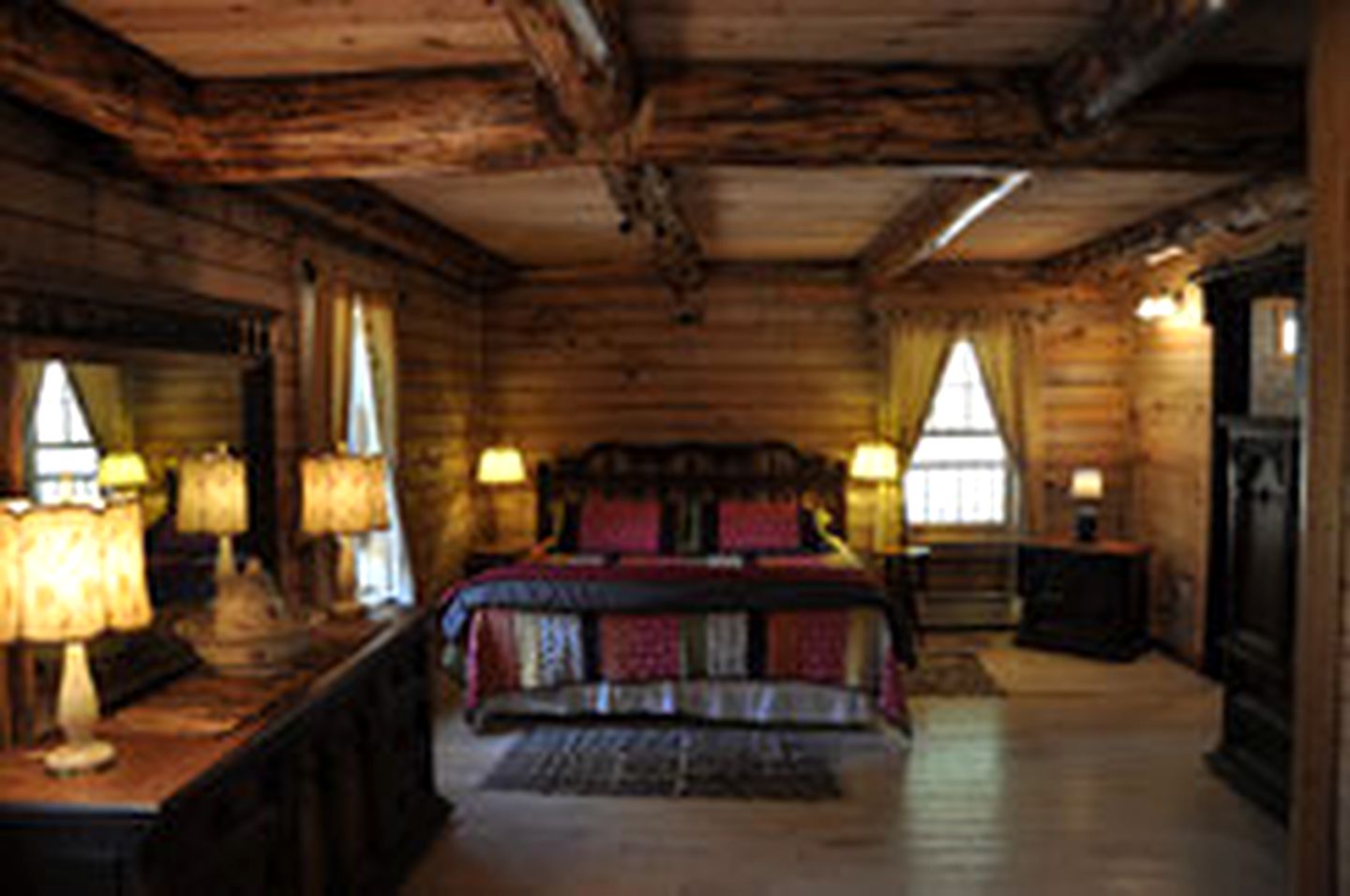 Stunning Cabin Rental Immersed in Nature in St. Johnsville, New York