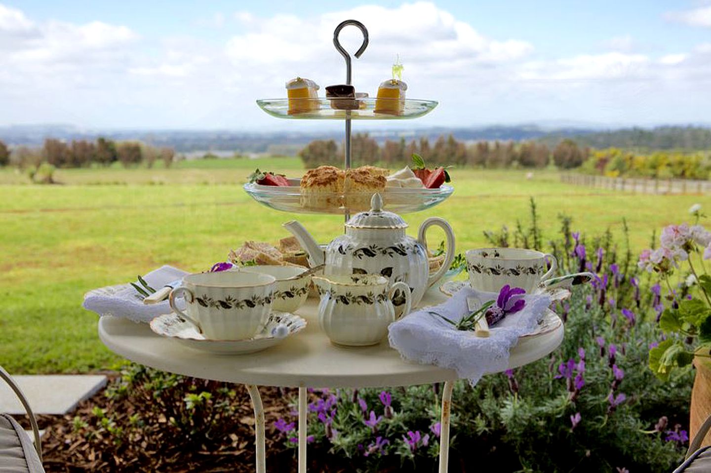 Luxury Vacation Accommodation for Four Guests near KeriKeri, North Island