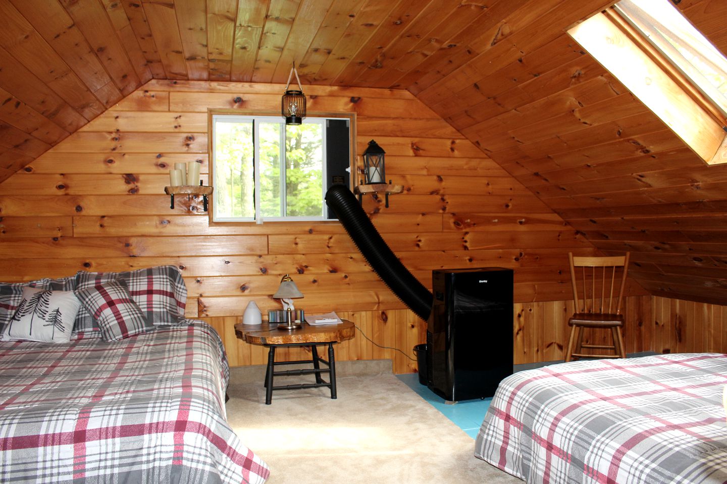 All Season Secluded Cabin Rental in the Woods near Peterborough in Ontario