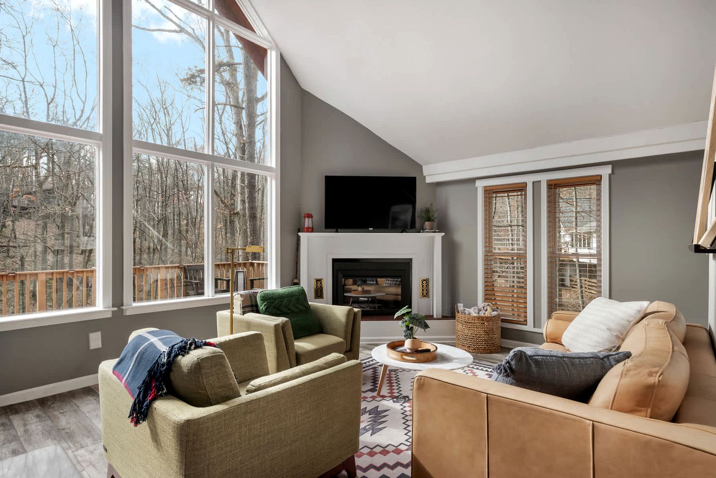 Cozy Cabin in the Heart of West Virginia, near Shenandoah National Park, with WiFi and a Fire Pit
