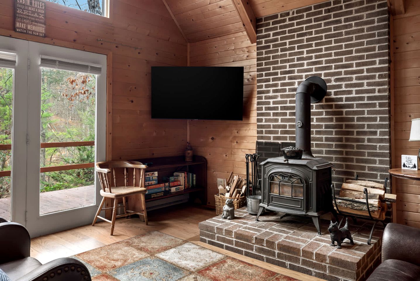 Serene, Creekside Cabin with Wood-Burning Stove for a Tranquil Getaway in the West Virginia Mountains