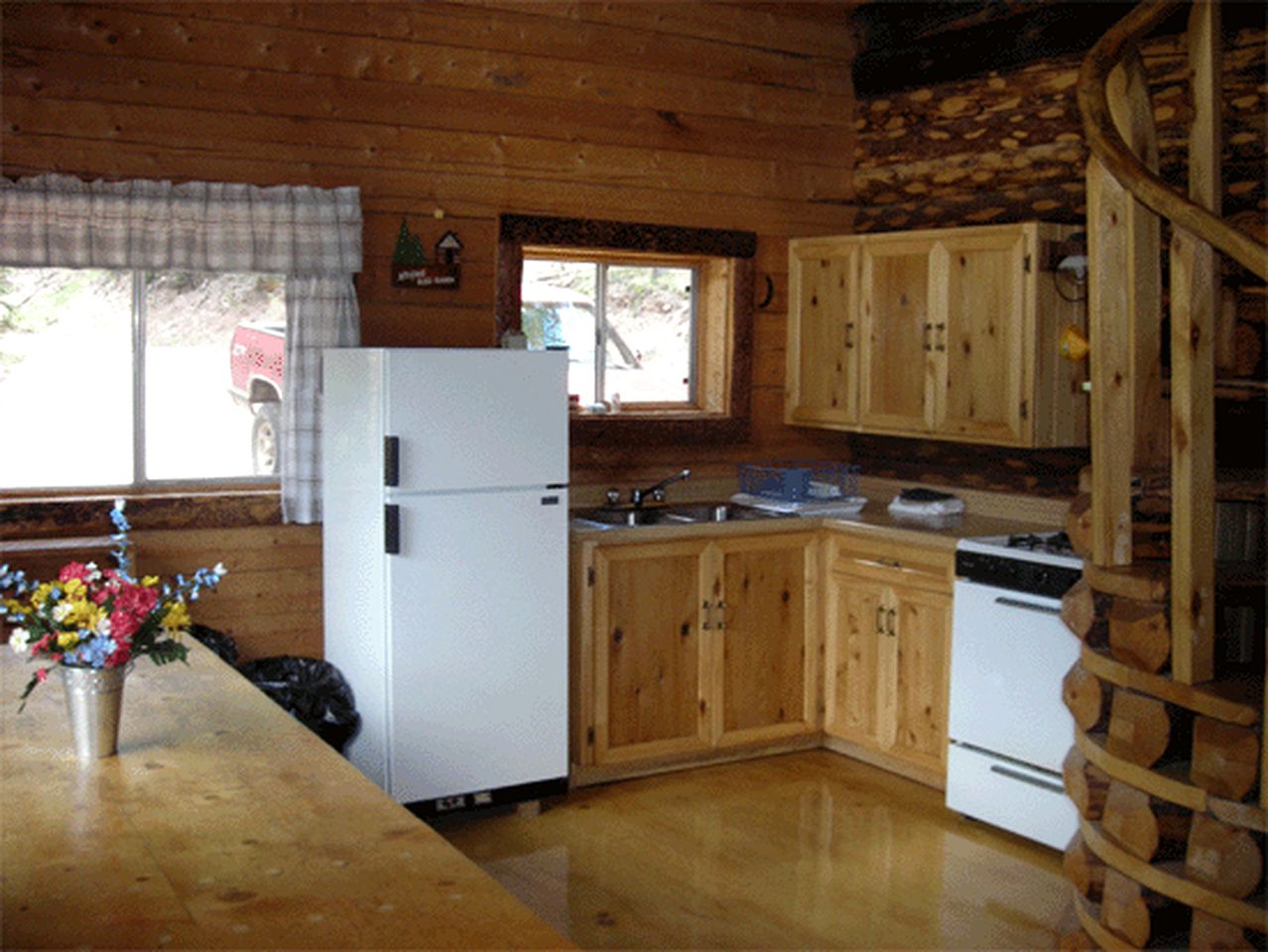Spacious 2/BR + Loft Cabins Secluded in the San Juan Wilderness