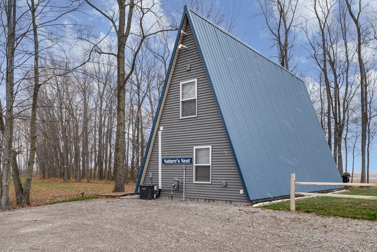 Cabins (United States of America, Au Gres, Michigan)