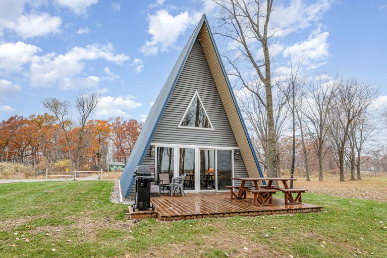 Cabins (United States of America, Au Gres, Michigan)