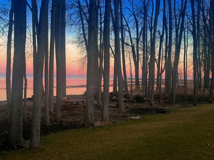 Cabins (United States of America, Au Gres, Michigan)