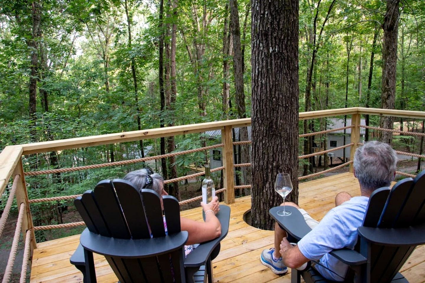 Lofted Romantic Tree House Immersed in Nature in Alabama