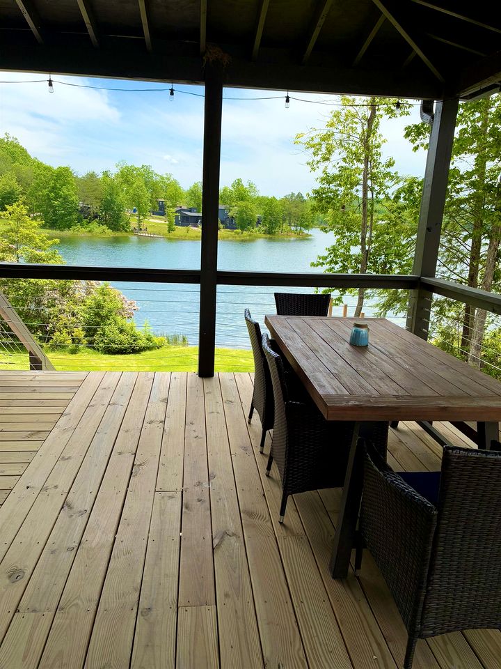 Lofted Tiny Retreat with Private Lake Dock and Spa in Tennessee