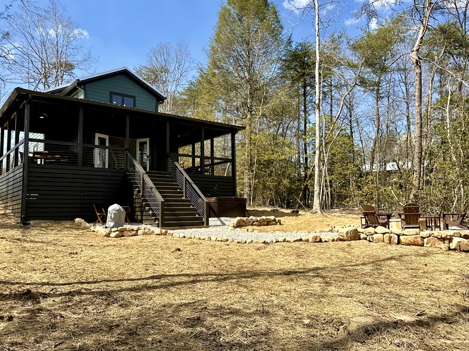 Cabins (United States of America, Tracy City, Tennessee)
