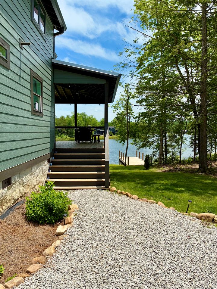 Lofted Tiny Retreat with Private Lake Dock and Spa in Tennessee