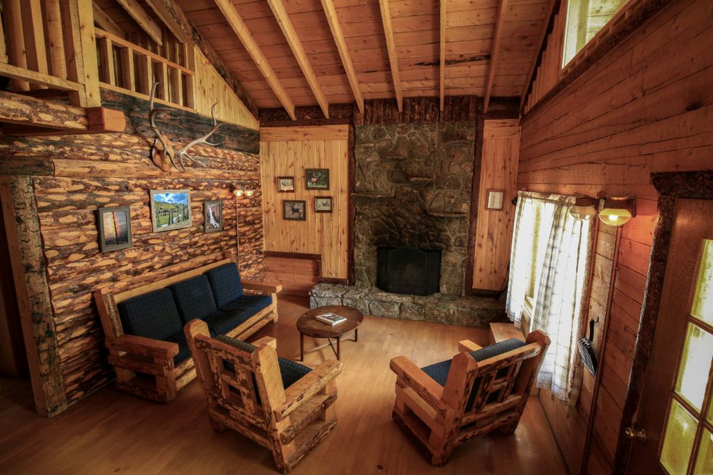 Spacious 2/BR + Loft Cabins Secluded in the San Juan Wilderness