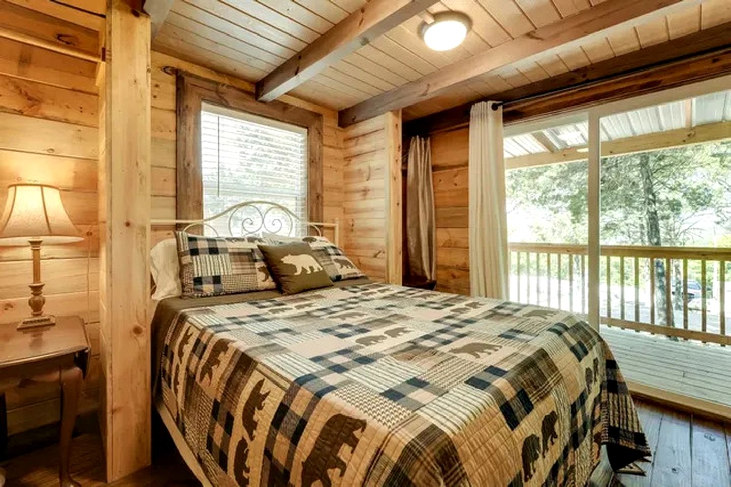 Chic Cabin Stay with Loft, Pool Access & Outdoor Fire Pit in Branson, Missouri
